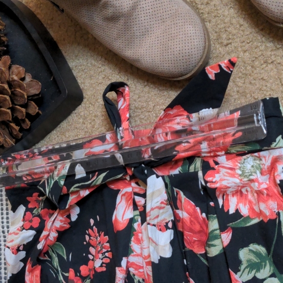 🌼Small A-Line Vintage Floral Skirt🌼 - Picture 9 of 10